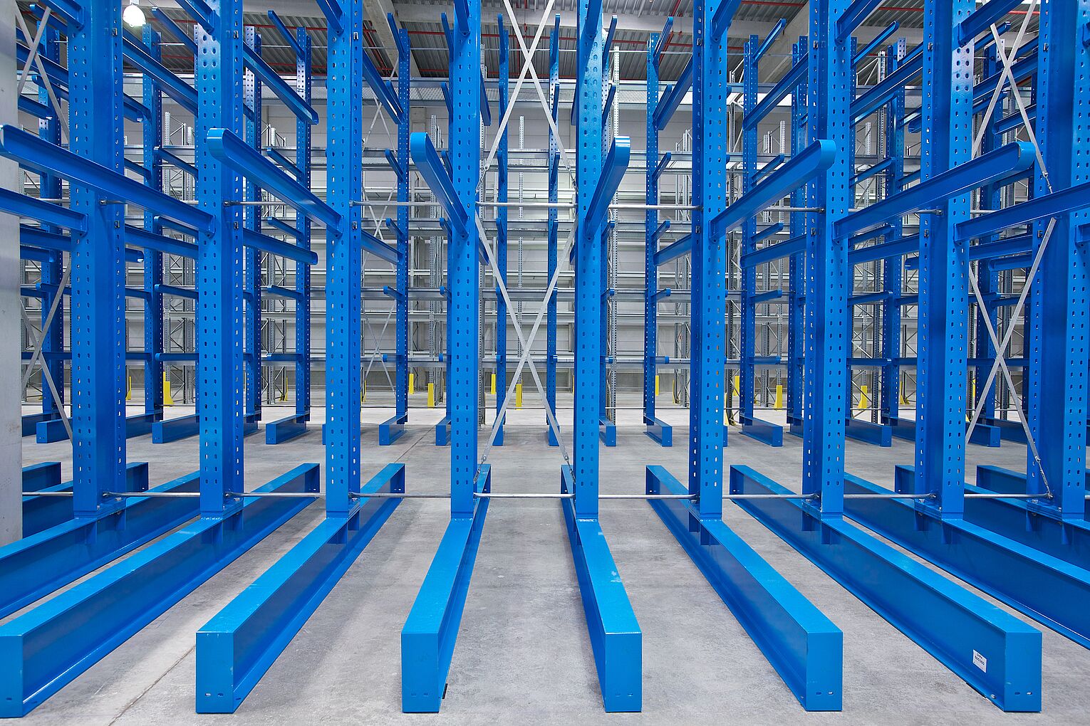 [Translate "Ireland"] Cantilever racking system by OHRA