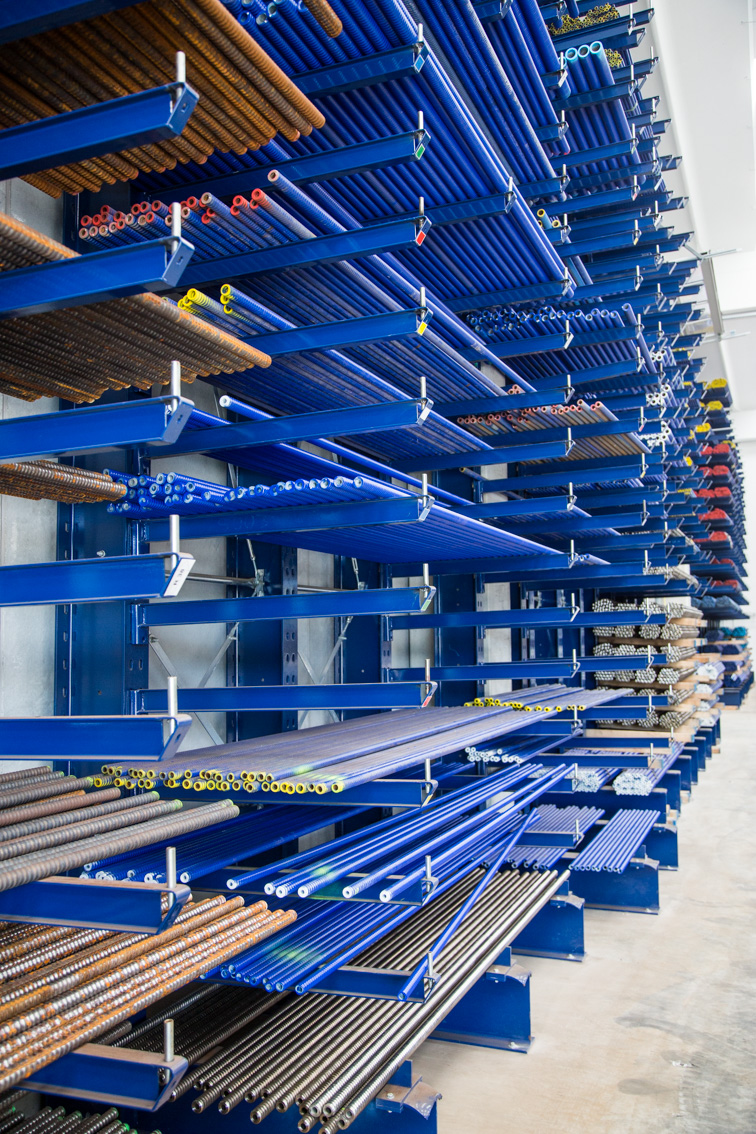 [Translate "Ireland"] Cantilever racking Industry solution