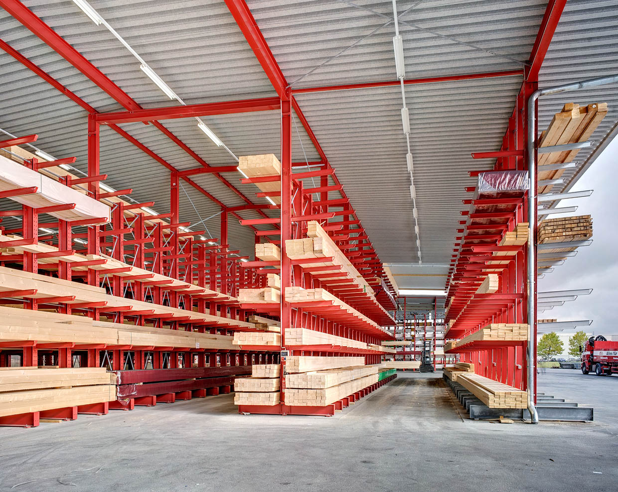 [Translate "Ireland"] Rack-clad warehouse Cantilever racking